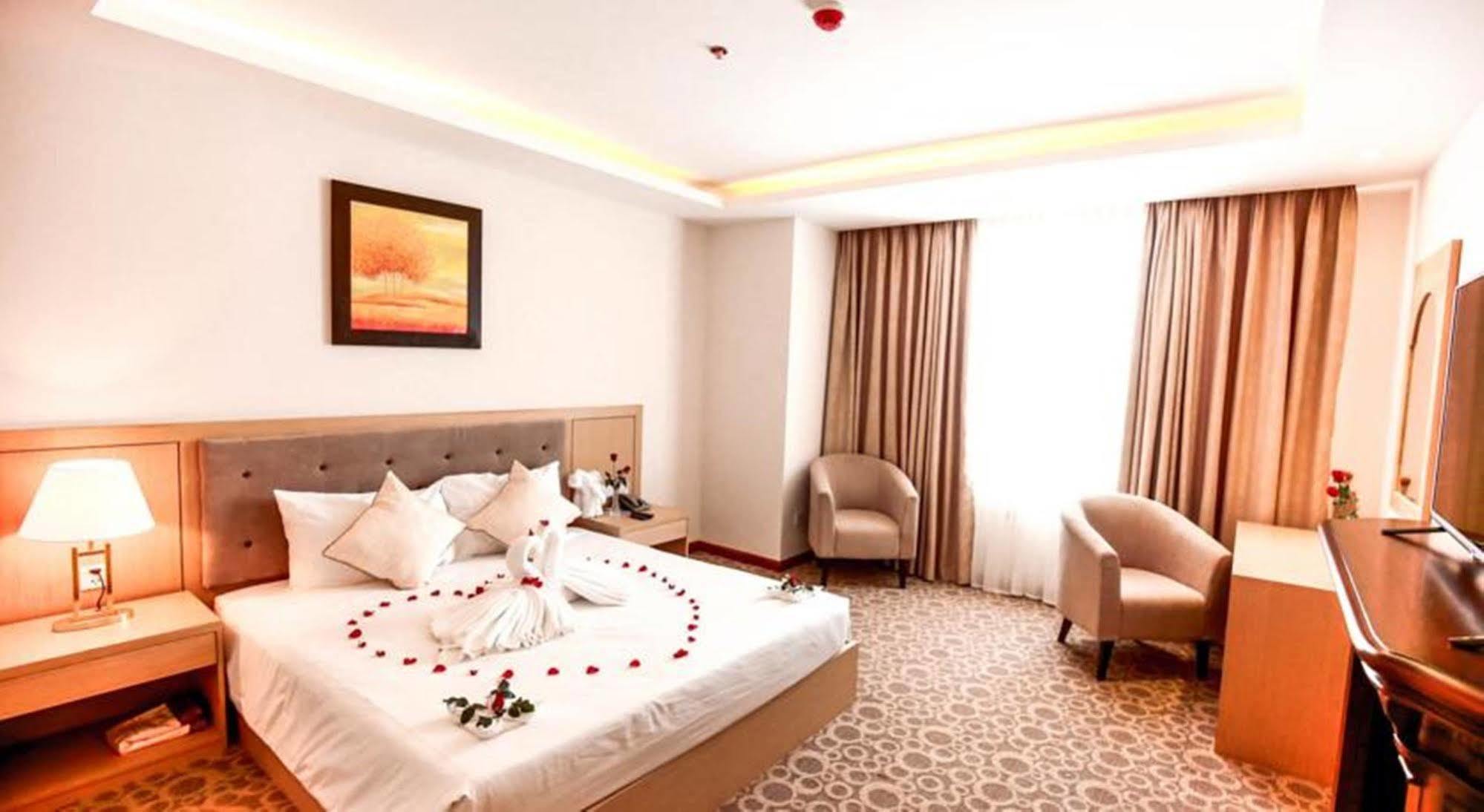 Bavico Plaza Hotel ดาลัด ภายนอก รูปภาพ
