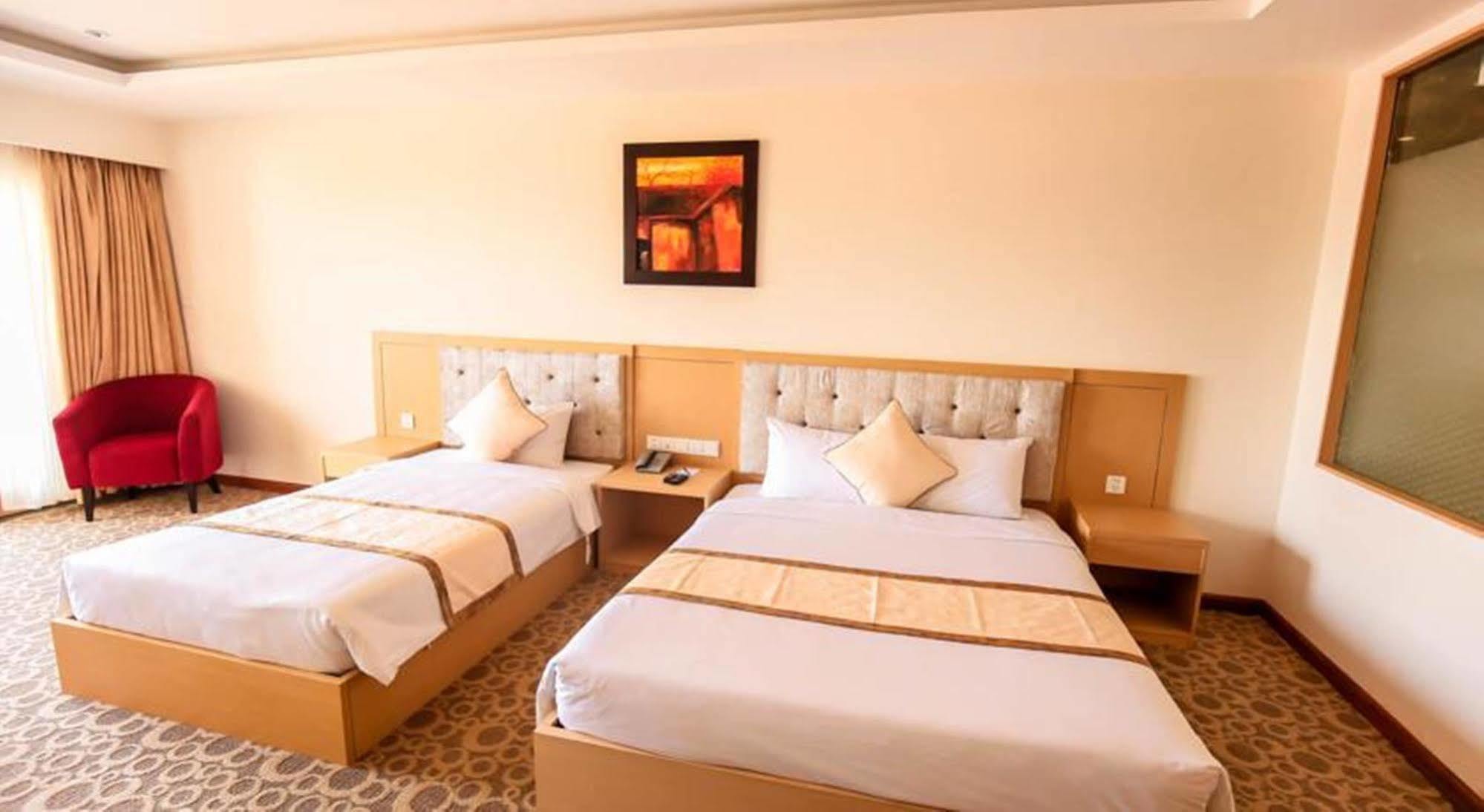 Bavico Plaza Hotel ดาลัด ภายนอก รูปภาพ