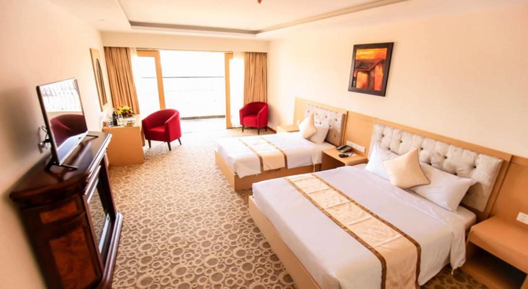Bavico Plaza Hotel ดาลัด ภายนอก รูปภาพ